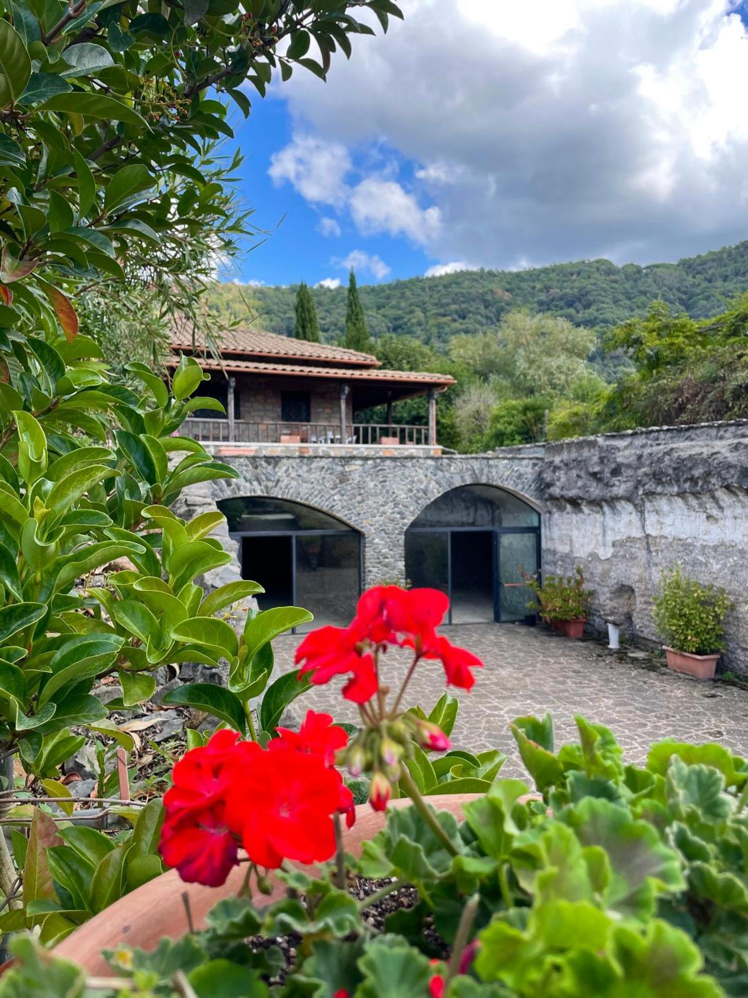Agriturismo Le Grotte Неми Экстерьер фото