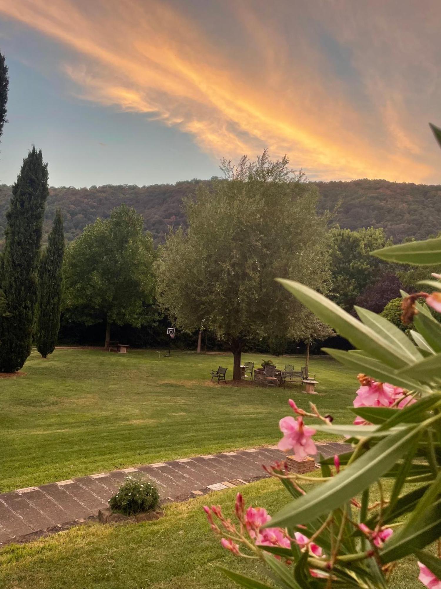 Agriturismo Le Grotte Неми Экстерьер фото